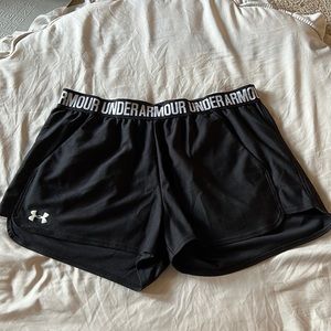 BLACK UNDER ARMOUR SHORTS